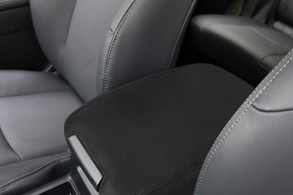 手持式色差儀在汽車內(nèi)飾件色差檢測與管理中的應(yīng)用